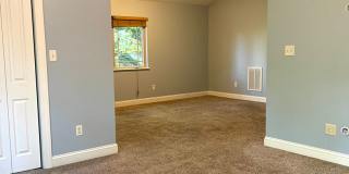 Wonderful bungalow in the 5 Points area. Close to Downtown Asheville! Working Solar for Electric! Gallery 12