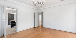 331 W ELSMERE PL 102 Gallery 15
