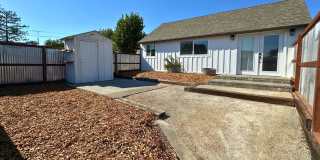 Charming Country Cottage with Private Yard and Utilities Included Gallery 1