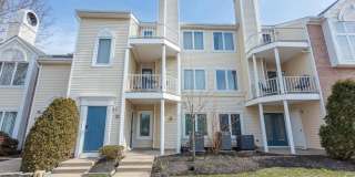 Crestwood 2 bed Condo Available September 1 Gallery 3
