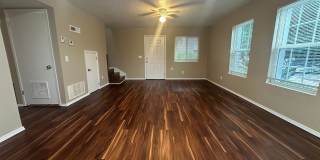 3 Bed 2.5 Bath Condo Off NW Expressway 3 Bed 2.5 Bath Condo Off NW Expressway Gallery 6