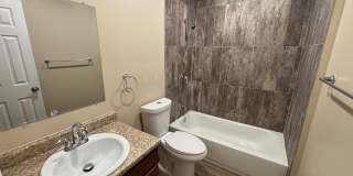 Centrally located 2 Bedroom Townhouse with Enclosed Yard! Gallery 12