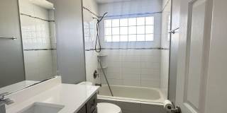 3996 RICHMOND PARK Drive E Gallery 16