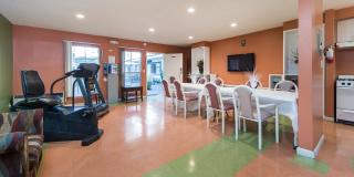 Tarzana Courtyard - Senior Housing Gallery 7