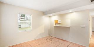 Nice 1 Bed/ 1 Bath in  Gated Community with Lakes/Ponds! Gallery 9