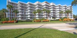935 E Causeway Boulevard Gallery 20