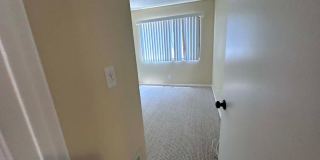 Spacious 3 bedroom 2.5 bath Condo for rent in Woodland Hills! Gallery 36