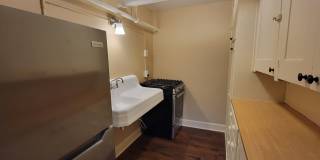 The Green Lodge Gallery 33