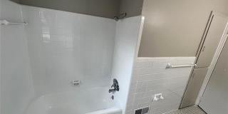 4696 Roosevelt Boulevard Gallery 16
