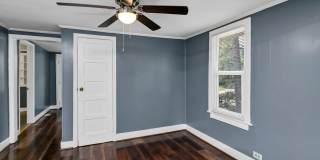 Charming 2 Bedroom Home, close to USC & located on a Large Lot! Gallery 9