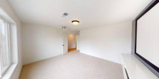 *Contemporary Home, Stylish Luxury, Central Air, Pet Friendly, Fenced Yard Gallery 20