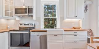 Kalorama Apartment – Renovated One-Bedroom with Private Balcony Gallery 9