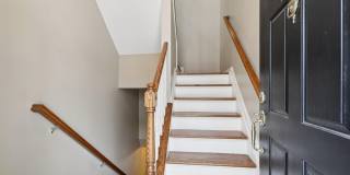 273 ROSLYN CT Gallery 4