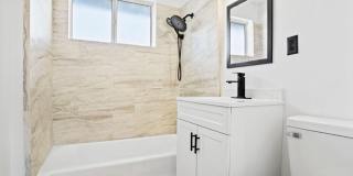 44715 Gingham Avenue Gallery 14
