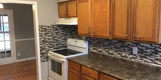 AVAILABLE NOW – Reserve Now! 3 bed, 2 bath Gallery 10