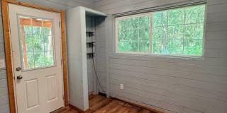 Charming NE Cottage! Gallery 16