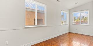 Grand 4-Bedroom San Leandro Home w/ Custom Upgrades Grand 4-Bedroom San Leandro Home w/ Custom Upgrades Gallery 26