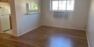 Gross Street Gallery 8