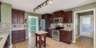 Pet Friendly Three Bedroom! Gallery 15