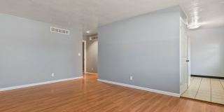 2271-2277 East Laurel 4-Plex Gallery 1