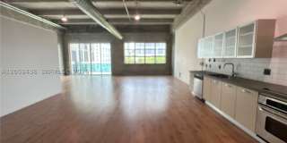 1749 NE Miami Ct Gallery 3