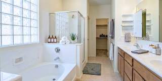 Beautiful 3-bedrooms, 2-baths home in the Stoneridge community! Gallery 10