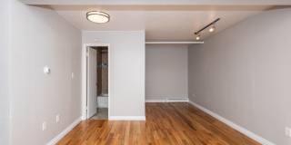 La Petite Gallery 9
