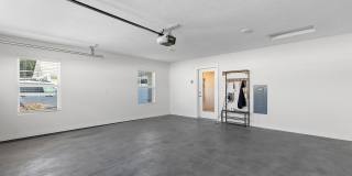 Redwood Bellevue South 25th Street Gallery 24