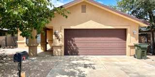 Cute 3 Bedroom Home in Center of Kingman! *CURRENTLY OCCUPIED, PLEASE DO NOT DISTURB THE TENANTS* Gallery 1