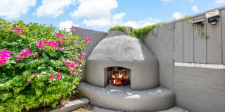 Luxury housing ,Close to U of A! Newly Renovated Gallery 26