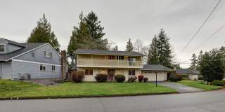 Bright spacious 4-bedroom 2.5 bath home in Bellevue Gallery 3