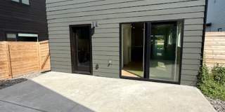 3 Bedrooms 2 1/2 Bathrooms - Where Mountains meet you at upscale living! Gallery 22