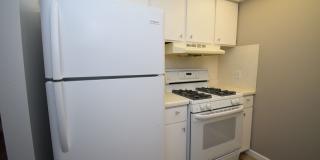 Spacious 1 bed 1 bath Condo on Foothill Dr! Gallery 5