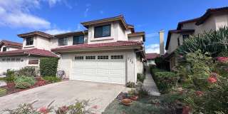 Move-in ready townhome in desirable Summerhill community in Encinitas! Gallery 1