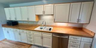 Stunning 3 Bed / 2 Bath Home on 10th Street! Gallery 12