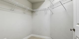 7342 Oak Manor Gallery 28