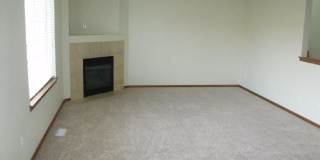 Spacious 4 Bedroom Home w/ Fully Fenced Yard & 2 Car Garage! Gallery 6