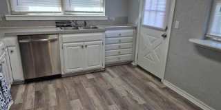 2209 NW Smith - AVAILABLE NOW! Gallery 5