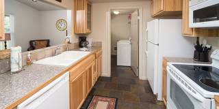 139 SE Heyburn Gallery 8