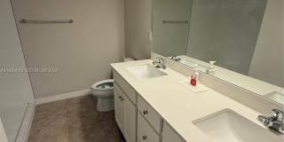 585 NW 11th Ave Gallery 23