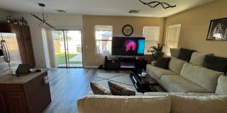 Eco-Friendly 4BR 2.5Bath House in Las Vegas Gallery 3