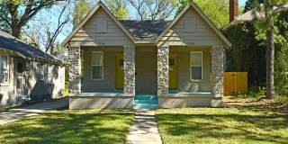 1 Bedroom, 1 Bathroom Duplex Near Stone Wall and N Avalon Gallery 1