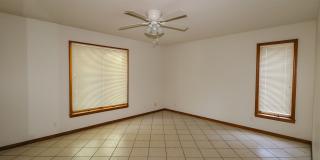 Two Bedroom, 2 Bath, 1-Car Garage, 1179 sq ft feet home with wood burning fireplace. and screened porch. Gallery 17