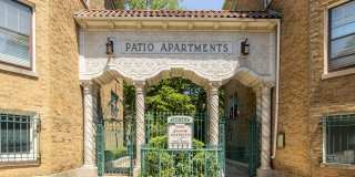 Sunny & Spacious Deluxe Edgewater One Bedroom Apartment - Cats Welcome! Gallery 1