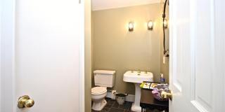 434 BELLEVUE Avenue Gallery 17