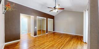 Stunning 3 bed/2 bath home available now Gallery 14