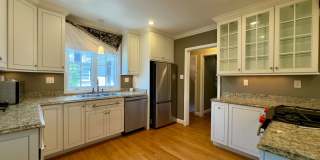 Spacious 4-Bedroom Single Family House in Baltimore Gallery 31