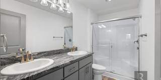 Beautiful New 3 Bedroom Townhome Gallery 15