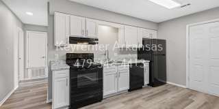 Cozy 2 Bedroom Duplex with Fireplace & Spacious Backyard! Gallery 12
