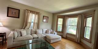 Fully Furnished 3 Bedroom Historic Home in Minneapolis Gallery 4